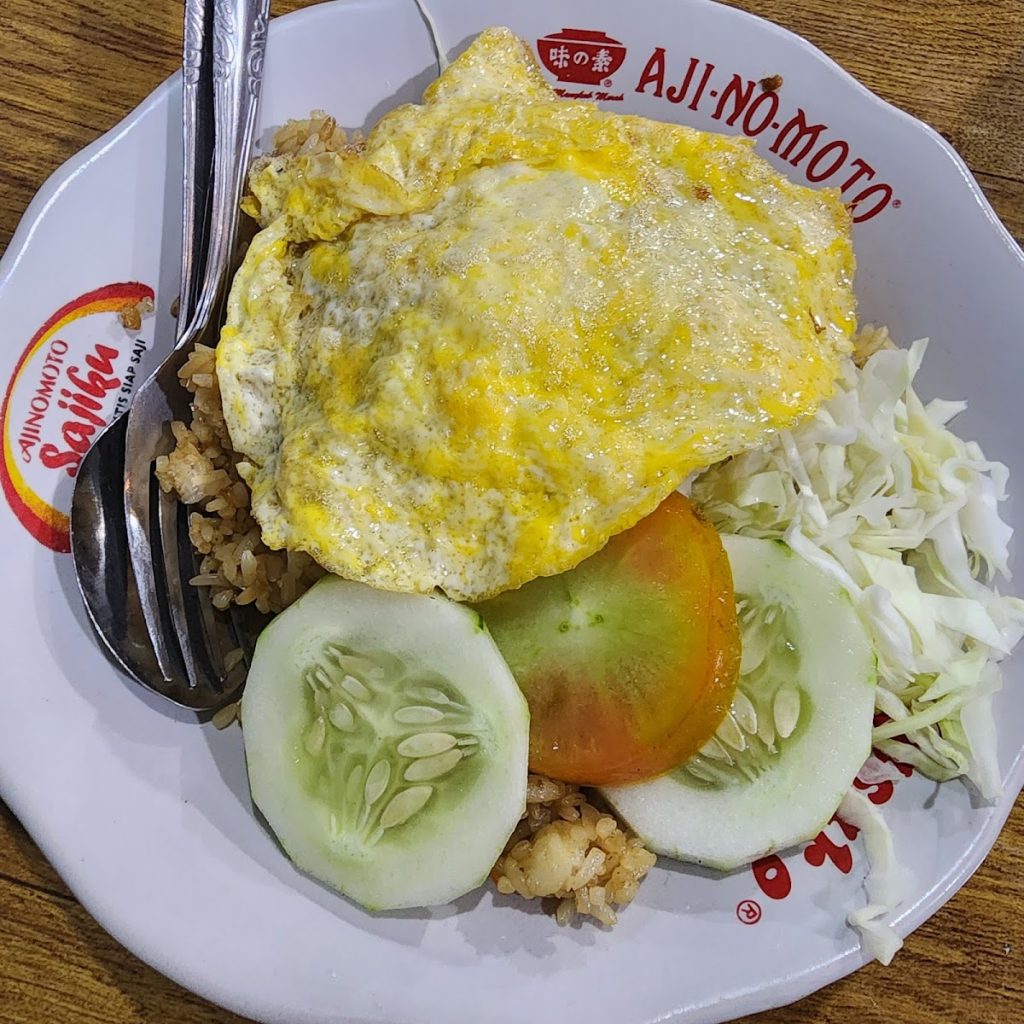 Menu Andalan: Nasi Goreng Non-Halal yang Menggoda Selera Menu Andalan: Nasi Goreng Non-Halal yang Menggoda Selera