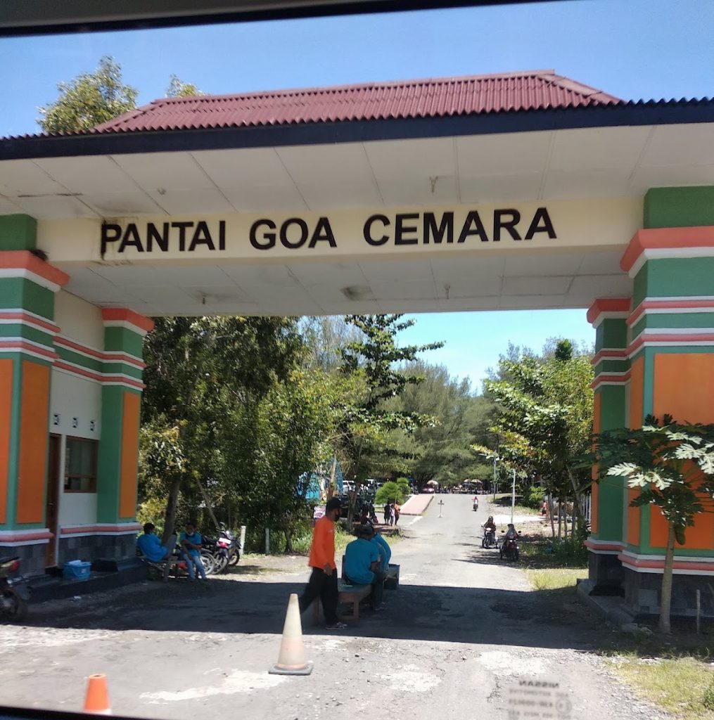 Pantai Goa Cemara: Wisata Eksotis & Konservasi Alam di Bantul Pantai Goa Cemara: Wisata Eksotis & Konservasi Alam di Bantul
