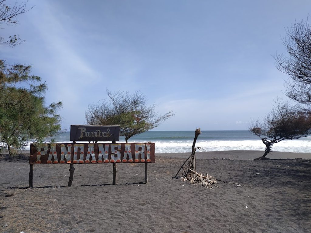 Pantai Pandansari: Pesona Alam Pesisir Selatan Yogyakarta yang Unik dan Menawan