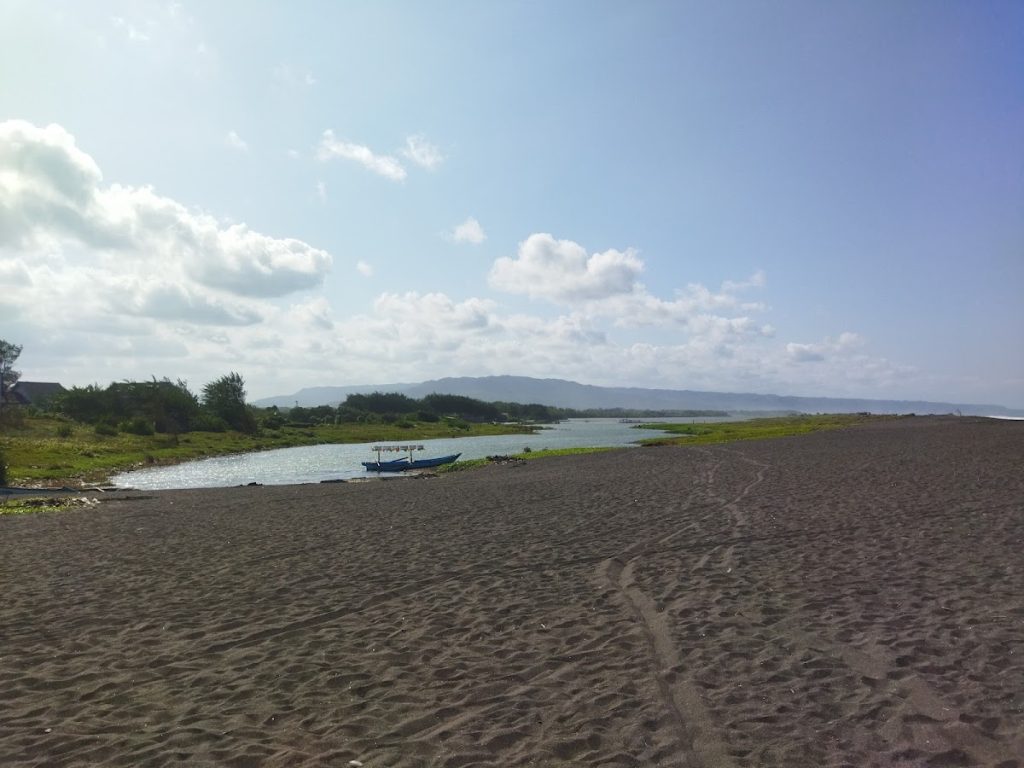 Pantai Samas: Pesona Pesisir Selatan Jogja & Sejarahnya Pantai Samas: Pesona Pesisir Selatan Jogja & Sejarahnya