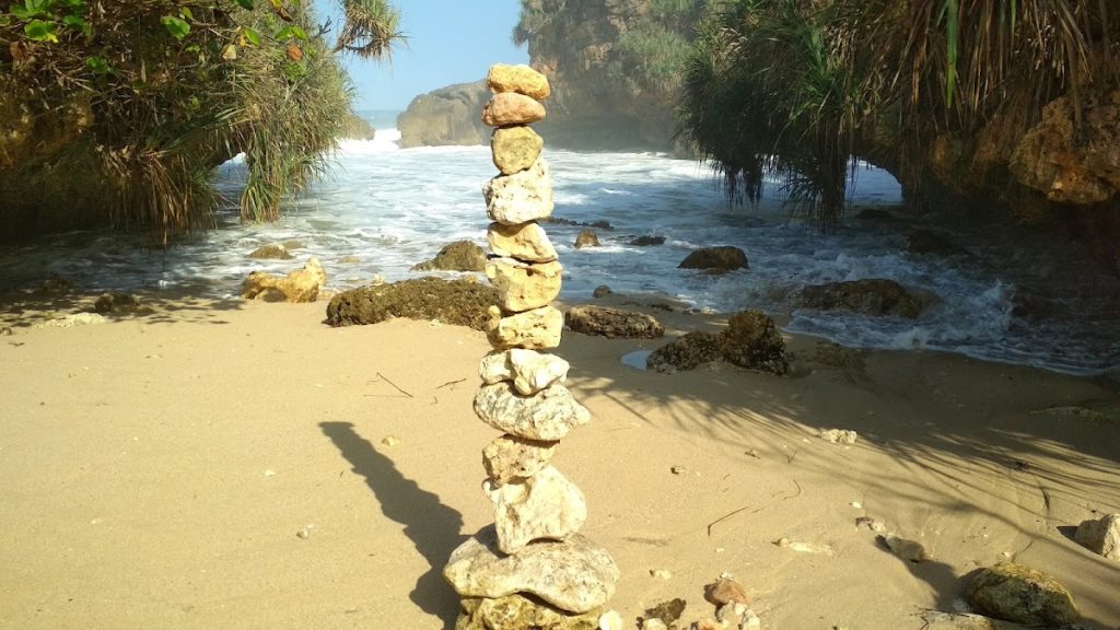 Review Pantai Dadap Ayam di Gunungkidul Yogyakarta Review Pantai Dadap Ayam di Gunungkidul Yogyakarta