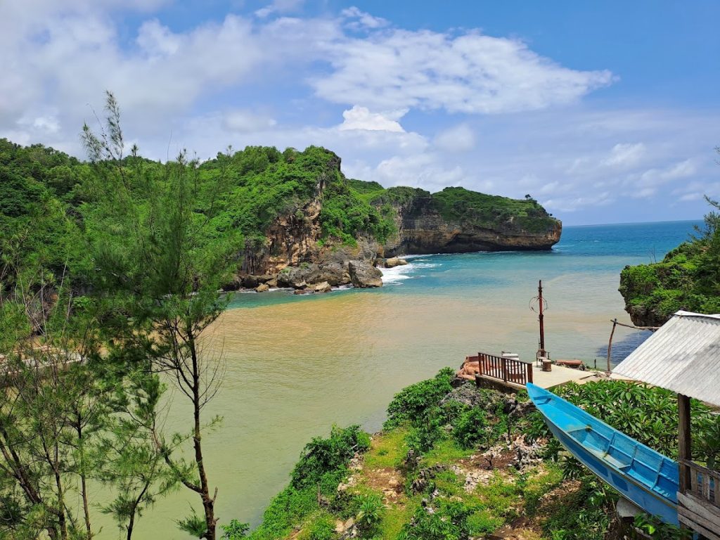 Keindahan Alam dan Lanskap Pantai Gesing Keindahan Alam dan Lanskap Pantai Gesing