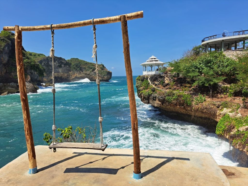Review Wisata Pantai Gesing: Pesona Pantai Nelayan di Gunungkidul Yogyakarta Review Wisata Pantai Gesing: Pesona Pantai Nelayan di Gunungkidul Yogyakarta