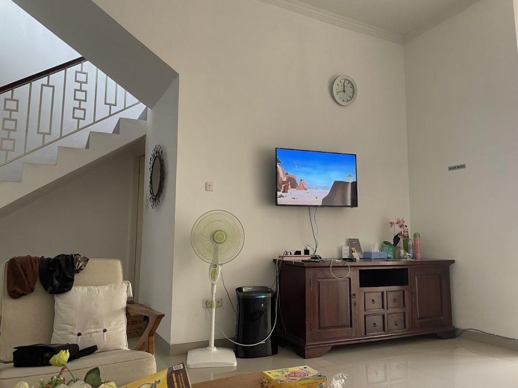 Salah satu keunggulan utama Brahmatisto Guest House terletak pada kelengkapan fasilitas yang ditawarkan kepada tamu. Salah satu keunggulan utama Brahmatisto Guest House terletak pada kelengkapan fasilitas yang ditawarkan kepada tamu.