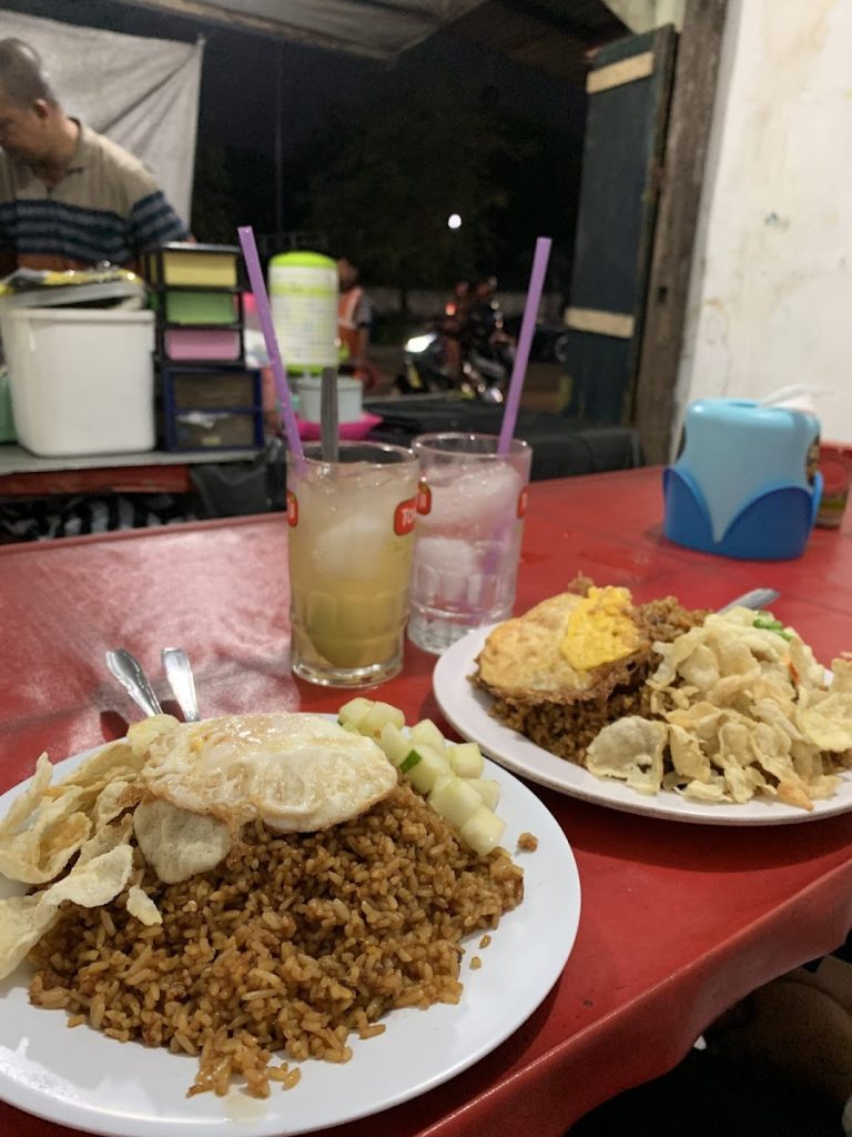 Daya tarik utama dari Nasi Goreng Mr. Bean tentu saja terletak pada rasa masakannya. Daya tarik utama dari Nasi Goreng Mr. Bean tentu saja terletak pada rasa masakannya.