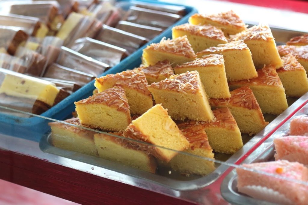 Sebagai toko roti dan kue ternama di Gunungkidul, Niela Sary Bakery menawarkan beragam produk berkualitas yang dibuat segar setiap hari. Sebagai toko roti dan kue ternama di Gunungkidul, Niela Sary Bakery menawarkan beragam produk berkualitas yang dibuat segar setiap hari.