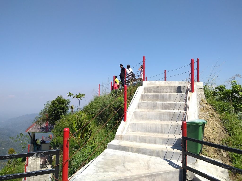 Seiring dengan meningkatnya jumlah kunjungan dan pengembangan destinasi, fasilitas di kawasan wisata Puncak Widosari terus mengalami peningkatan signifikan. Seiring dengan meningkatnya jumlah kunjungan dan pengembangan destinasi, fasilitas di kawasan wisata Puncak Widosari terus mengalami peningkatan signifikan.