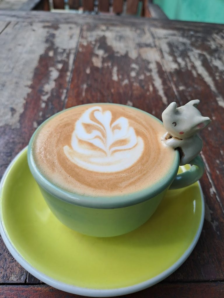 Menu kopi di Saorsa sangat bervariasi. Menu kopi di Saorsa sangat bervariasi.