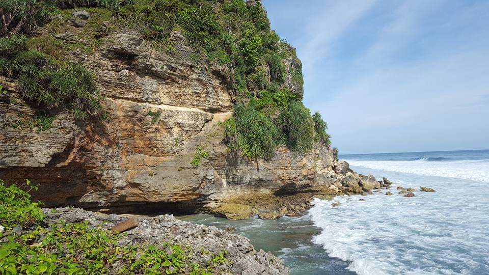 Aktivitas & Spot Menarik di Pantai Kajar Aktivitas & Spot Menarik di Pantai Kajar