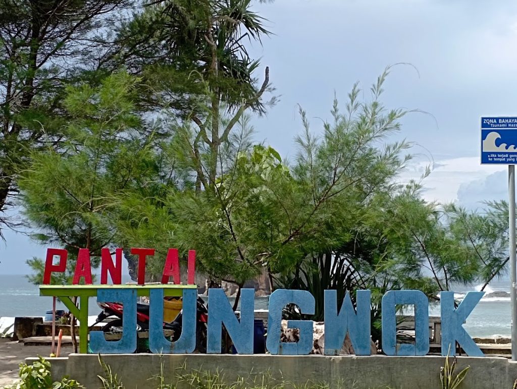 Tiket Masuk & Biaya Parkir Wisata Pantai Jungwok Gunungkidul Tiket Masuk & Biaya Parkir Wisata Pantai Jungwok Gunungkidul