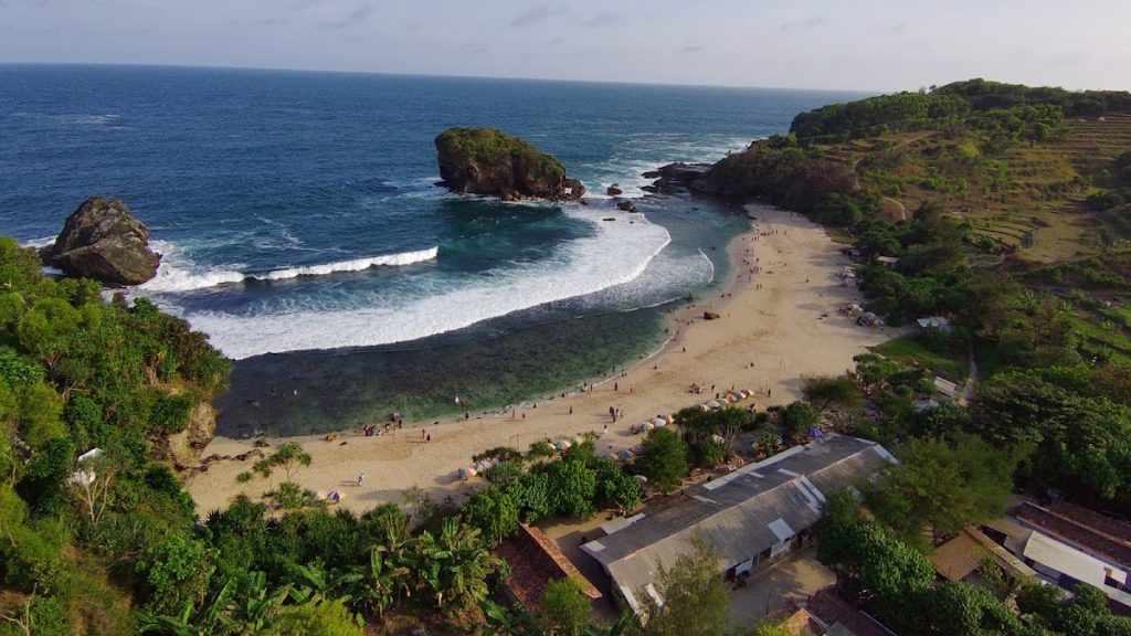 Pantai Jungwok: Hidden Gem Pantai Alam di Gunungkidul Pantai Jungwok: Hidden Gem Pantai Alam di Gunungkidul