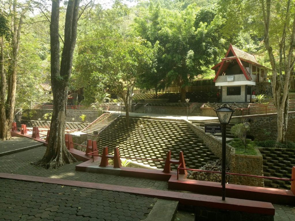 Goa Maria Sendangsono: Ziarah Religi & Keindahan Spiritual di Kulon Progo Goa Maria Sendangsono: Ziarah Religi & Keindahan Spiritual di Kulon Progo