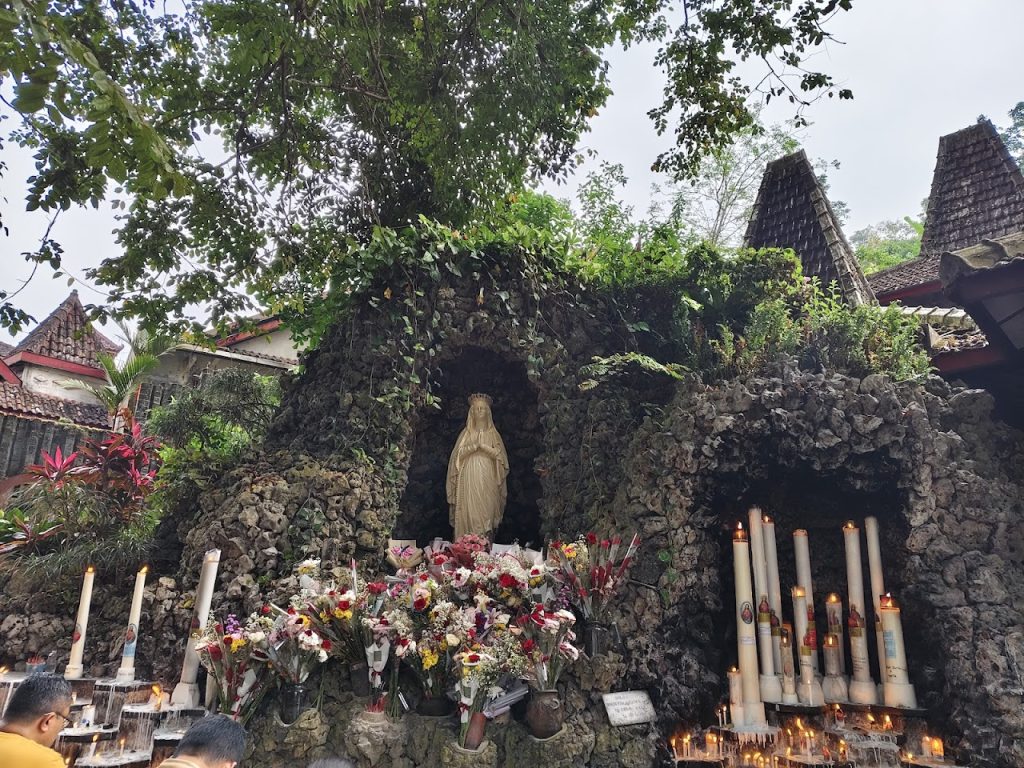 Goa Maria Sendangsono: Ziarah Religi & Keindahan Spiritual di Kulon Progo Goa Maria Sendangsono: Ziarah Religi & Keindahan Spiritual di Kulon Progo
