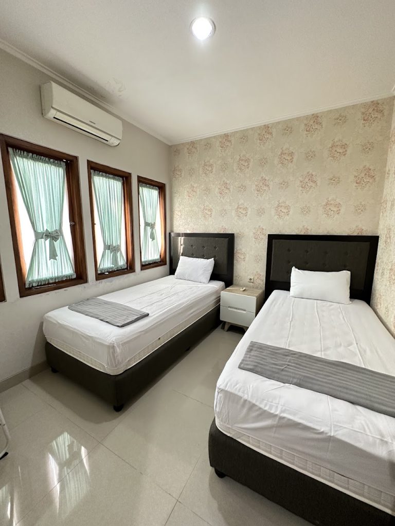 Kamar Tidur Incity Villa Yogyakarta: Privasi & Kenyamanan Keluarga Kamar Tidur Incity Villa Yogyakarta: Privasi & Kenyamanan Keluarga