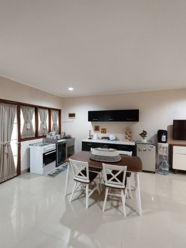 Dapur dan Area Bersama Incity Villa Yogyakarta Dapur dan Area Bersama Incity Villa Yogyakarta