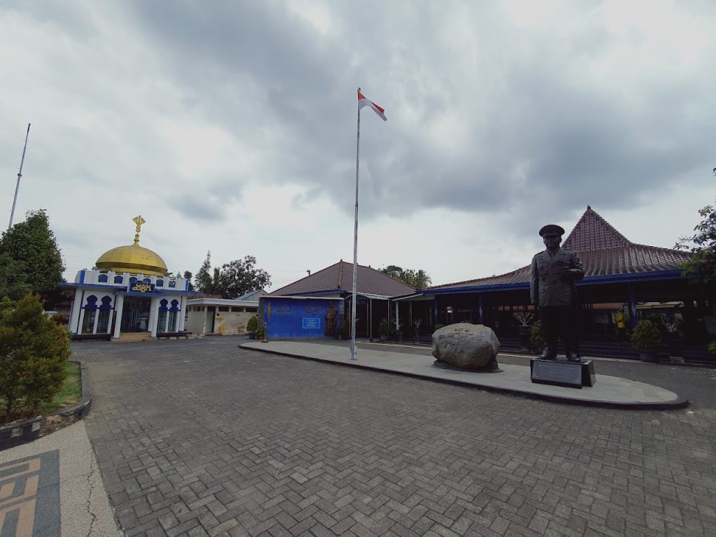 Museum HM Soeharto Yogyakarta — Ulasan Lengkap: Sejarah, Koleksi, Fasilitas & Pengalaman Wisata Sejarah Museum HM Soeharto Yogyakarta — Ulasan Lengkap: Sejarah, Koleksi, Fasilitas & Pengalaman Wisata Sejarah