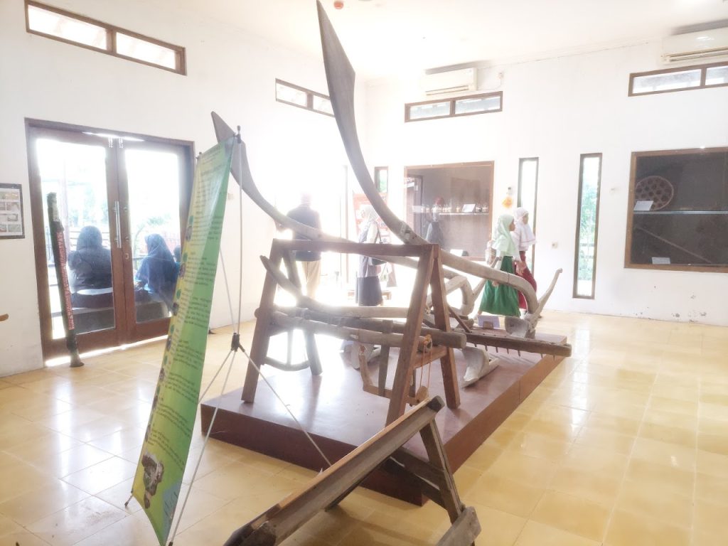 Koleksi Museum Tani Jawa Indonesia: Artefak dan Tema Utama Koleksi Museum Tani Jawa Indonesia: Artefak dan Tema Utama