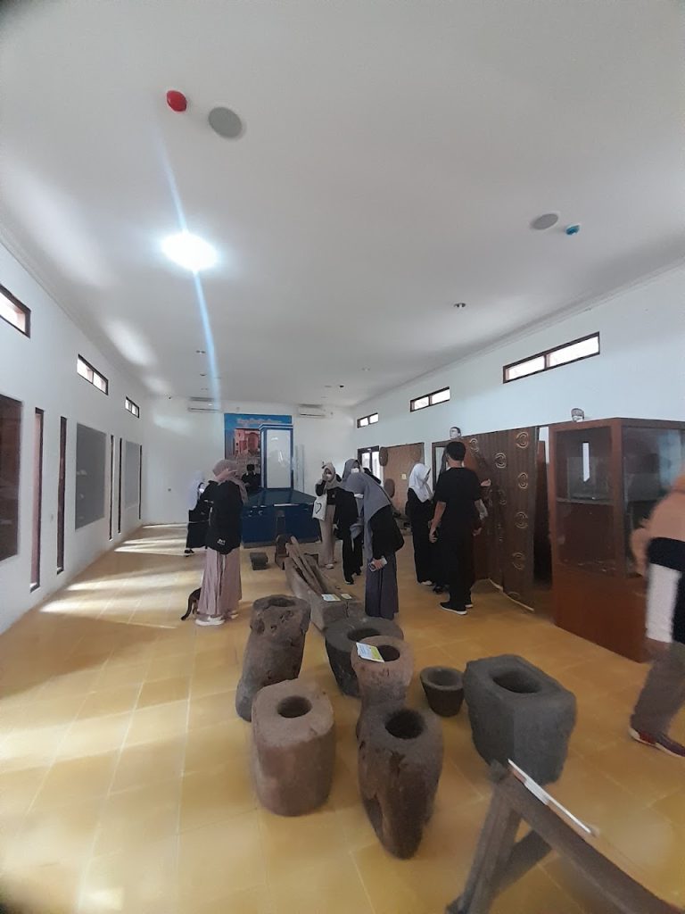 Pengalaman dan Aktivitas Pengunjung di Museum Tani Jawa Indonesia Pengalaman dan Aktivitas Pengunjung di Museum Tani Jawa Indonesia