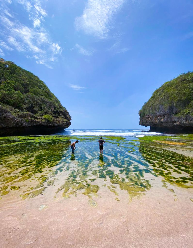 Pemandangan Alam Pantai Greweng dan Ragam Aktivitas yang Bisa Dilakukan Pemandangan Alam Pantai Greweng dan Ragam Aktivitas yang Bisa Dilakukan
