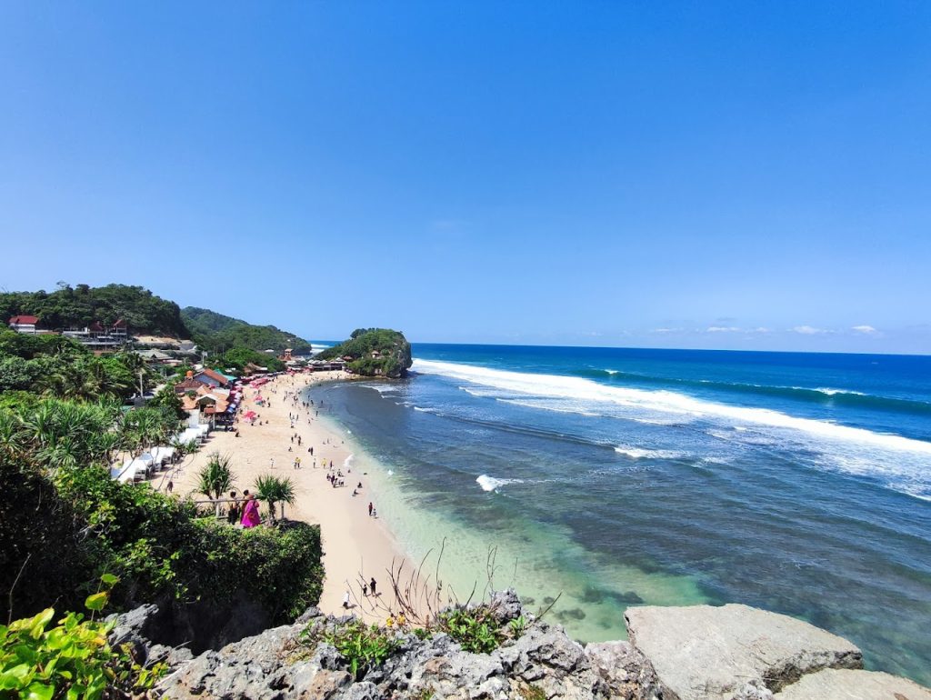 Pantai Indrayanti Gunungkidul: Ulasan Mendalam Wisata Pantai “Primadona” Selatan Jogja Pantai Indrayanti Gunungkidul: Ulasan Mendalam Wisata Pantai “Primadona” Selatan Jogja
