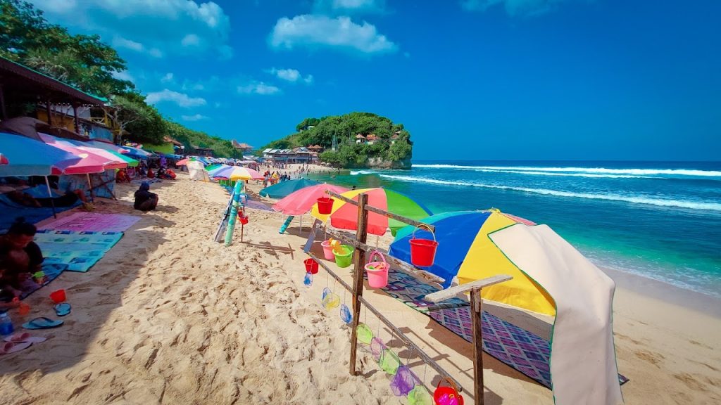 Pengalaman Wisata Menurut Pengunjung Pantai Indrayanti Gunungkidul. Pengalaman Wisata Menurut Pengunjung Pantai Indrayanti Gunungkidul.