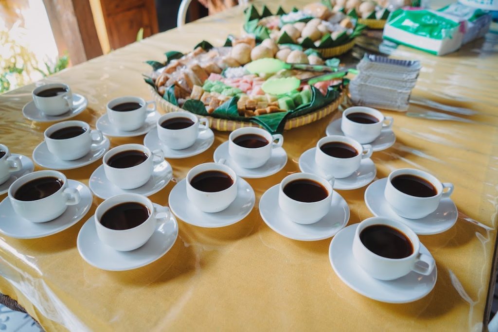 Menu Pawon Luwak Coffee cukup fokus pada berbagai varian kopi luwak, namun tetap mencakup opsi yang ramah untuk semua kalangan pengunjung. Menu Pawon Luwak Coffee cukup fokus pada berbagai varian kopi luwak, namun tetap mencakup opsi yang ramah untuk semua kalangan pengunjung.