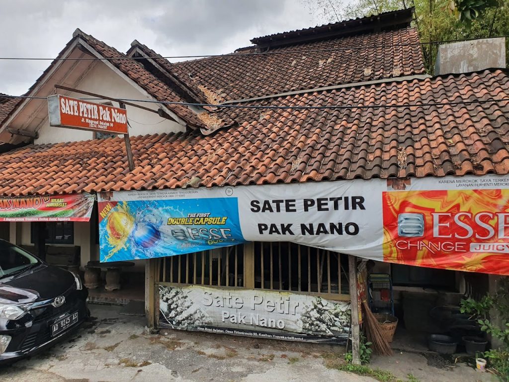 Sejarah dan Transformasi Sate Petir Pak Nano Sejarah dan Transformasi Sate Petir Pak Nano