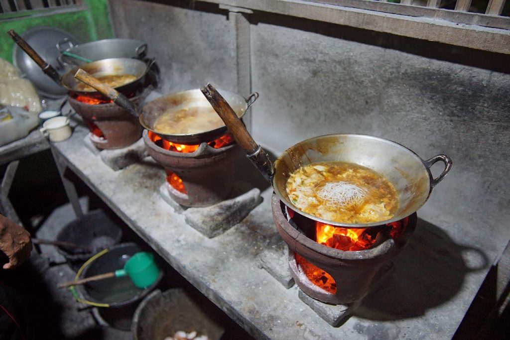 Sego Godog Pak Pethel, Kuliner Legendaris Bantul yang Wajib Dinikmati Sego Godog Pak Pethel, Kuliner Legendaris Bantul yang Wajib Dinikmati
