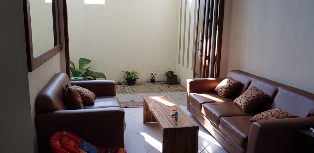 Ulasan Lengkap De Lis Guest House Yogyakarta — Akomodasi Ramah, Luas & Strategis di Pusat Kota Ulasan Lengkap De Lis Guest House Yogyakarta — Akomodasi Ramah, Luas & Strategis di Pusat Kota