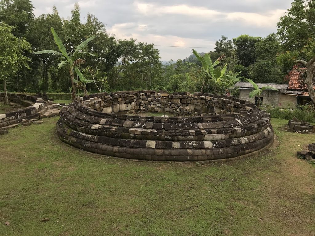 Candi Dawangsari Jogja - Hidden Gem Situs Sejarah di Perbukitan Prambanan Candi Dawangsari Jogja - Hidden Gem Situs Sejarah di Perbukitan Prambanan