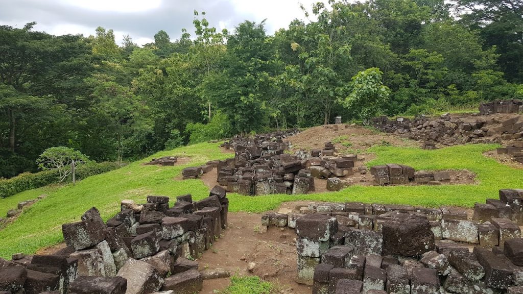 Candi Dawangsari Jogja - Hidden Gem Situs Sejarah di Perbukitan Prambanan Candi Dawangsari Jogja - Hidden Gem Situs Sejarah di Perbukitan Prambanan