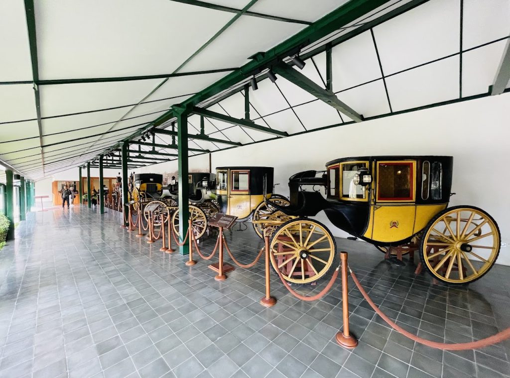 Jam Buka, Tiket, dan Hal Praktis Sebelum Berangkat Ke Museum Kereta Keraton Yogyakarta Wahanarata Jam Buka, Tiket, dan Hal Praktis Sebelum Berangkat Ke Museum Kereta Keraton Yogyakarta Wahanarata