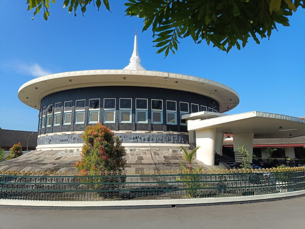 Jam Buka, Harga Tiket, dan Hal Praktis yang Perlu Diketahui Terkait Museum Perjuangan Yogyakarta Jam Buka, Harga Tiket, dan Hal Praktis yang Perlu Diketahui Terkait Museum Perjuangan Yogyakarta