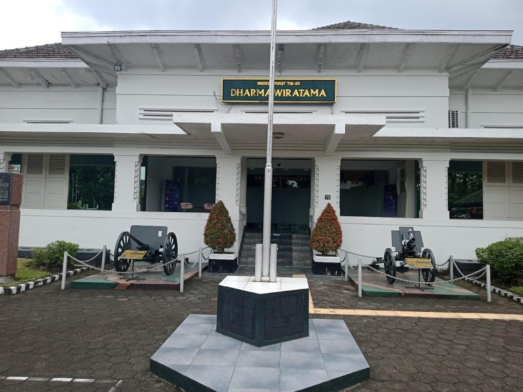 Sekilas Tentang Museum Pusat TNI AD Dharma Wiratama Sekilas Tentang Museum Pusat TNI AD Dharma Wiratama