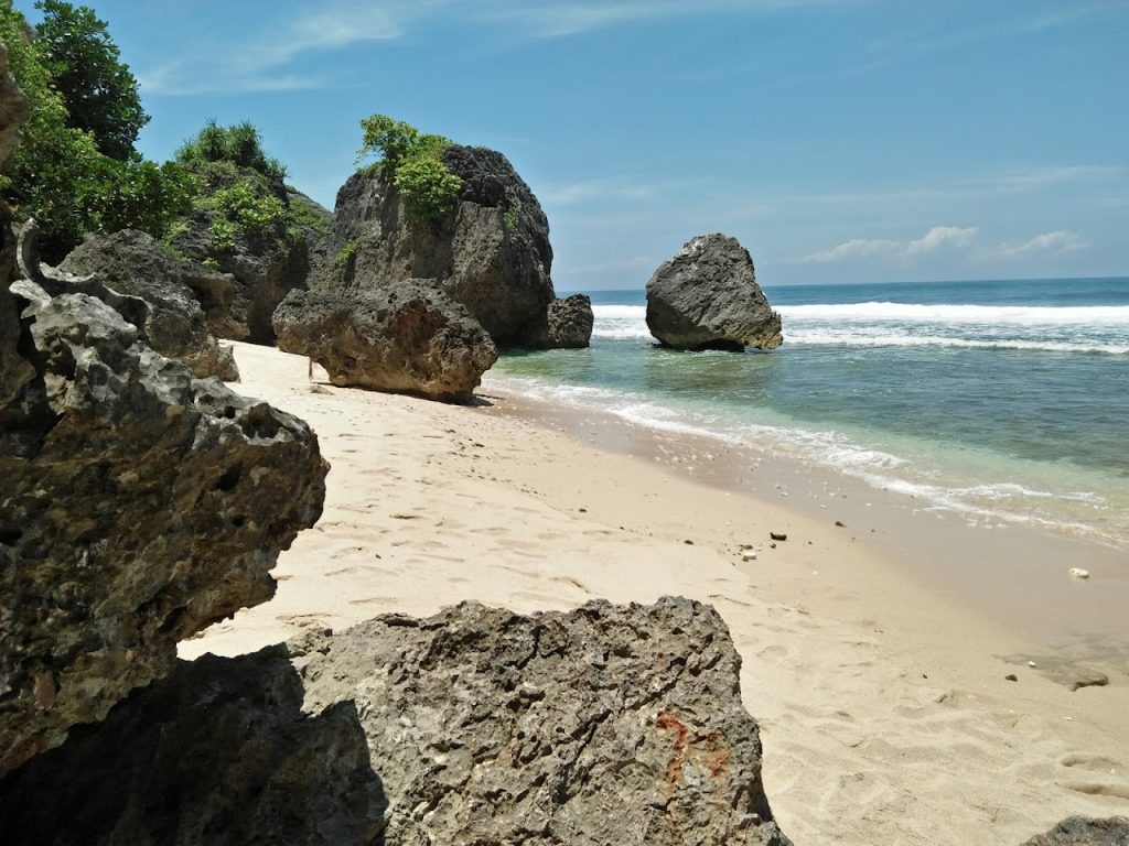 Fasilitas Pantai Pringjono dan Hal yang Perlu Disiapkan Fasilitas Pantai Pringjono dan Hal yang Perlu Disiapkan