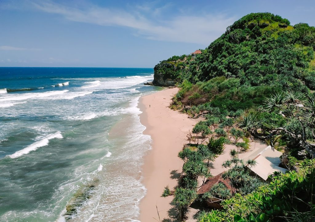 Daya Tarik Utama Pantai Sanglen Daya Tarik Utama Pantai Sanglen