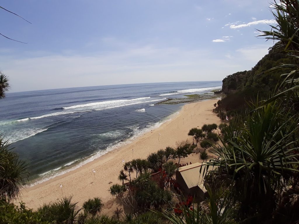 Fasilitas Pantai Sanglen Fasilitas Pantai Sanglen