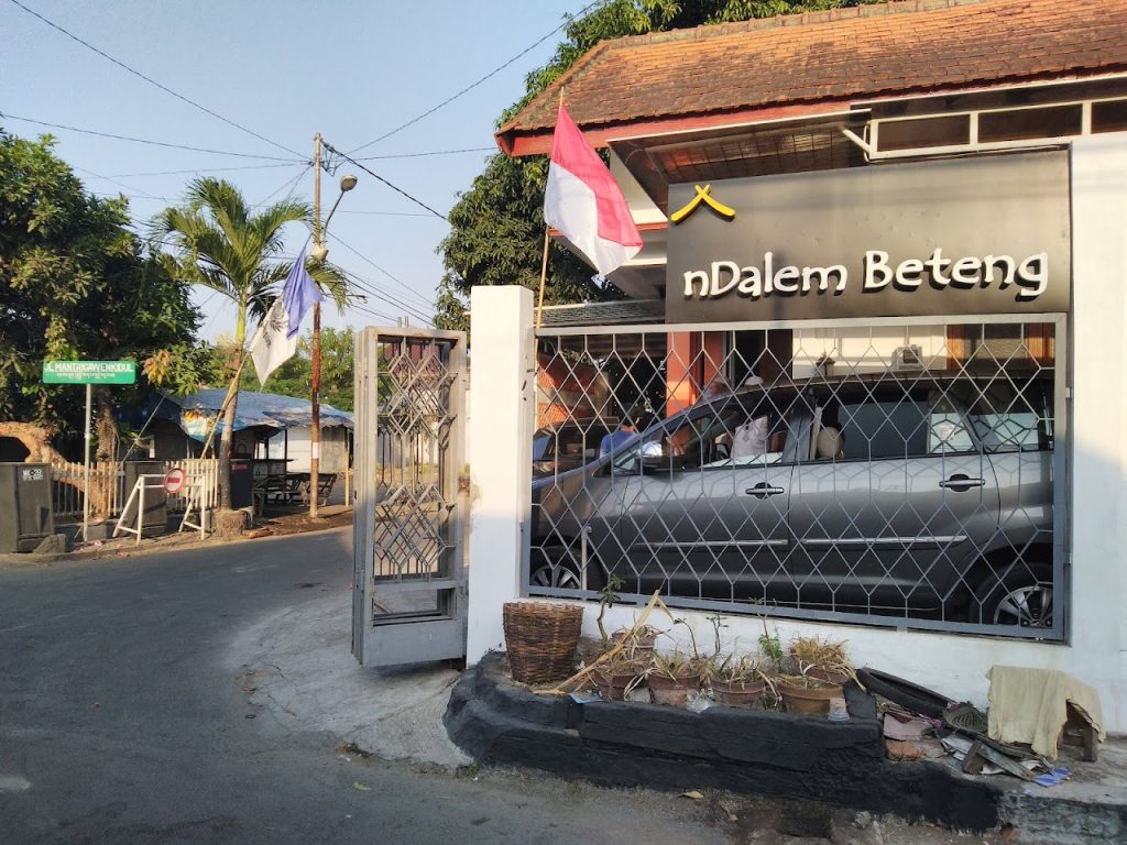 Ndalem Beteng: Guest House Nyaman di Tengah Keramaian Yogyakarta Ndalem Beteng: Guest House Nyaman di Tengah Keramaian Yogyakarta