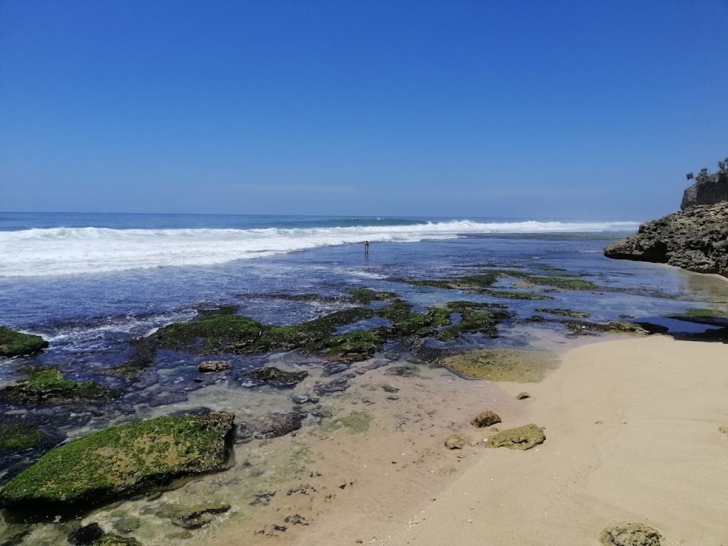 Pantai Seruni Gunungkidul: Panduan Lengkap Wisata Pantai Tersembunyi di Tepus Pantai Seruni Gunungkidul: Panduan Lengkap Wisata Pantai Tersembunyi di Tepus