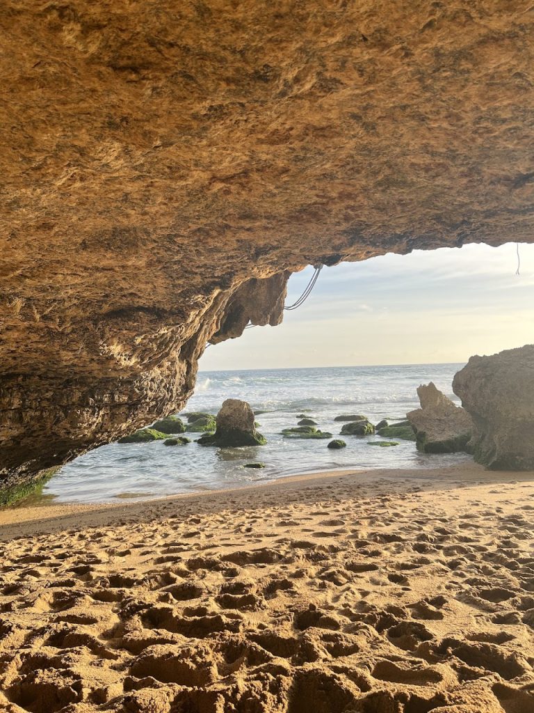 Pantai Seruni Gunungkidul: Panduan Lengkap Wisata Pantai Tersembunyi di Tepus Pantai Seruni Gunungkidul: Panduan Lengkap Wisata Pantai Tersembunyi di Tepus