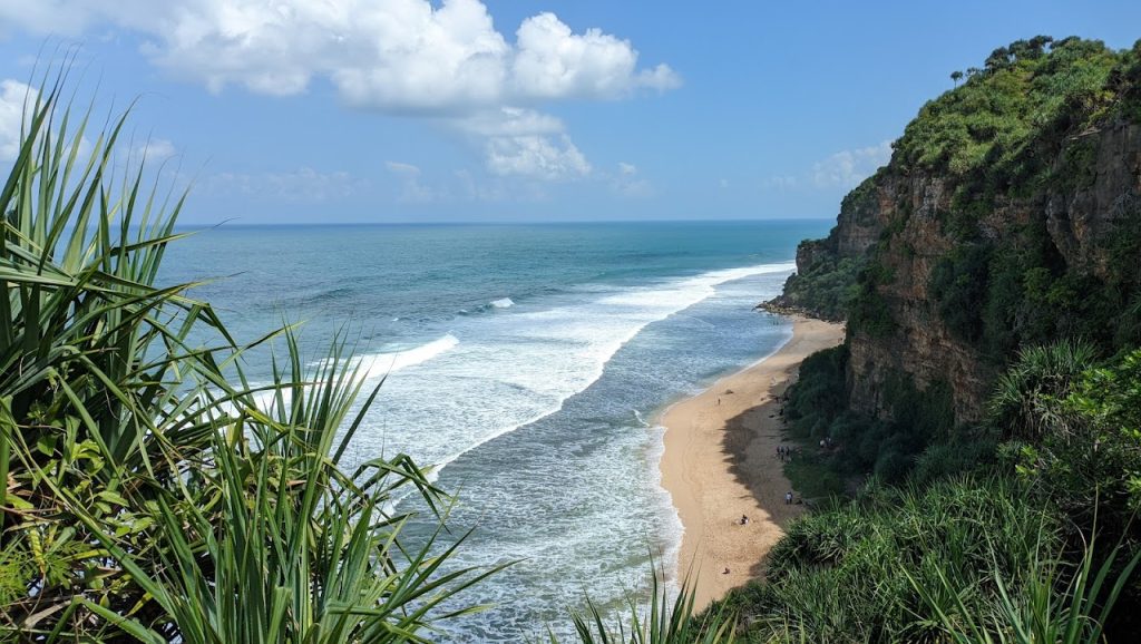 Pantai Seruni Gunungkidul: Panduan Lengkap Wisata Pantai Tersembunyi di Tepus Pantai Seruni Gunungkidul: Panduan Lengkap Wisata Pantai Tersembunyi di Tepus