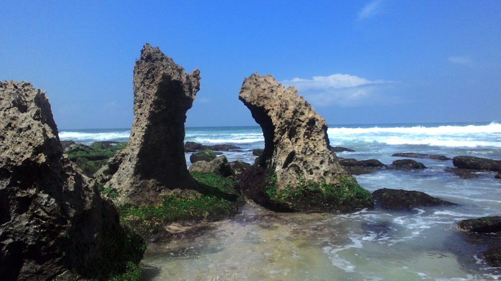 Pantai Seruni Gunungkidul: Panduan Lengkap Wisata Pantai Tersembunyi di Tepus Pantai Seruni Gunungkidul: Panduan Lengkap Wisata Pantai Tersembunyi di Tepus