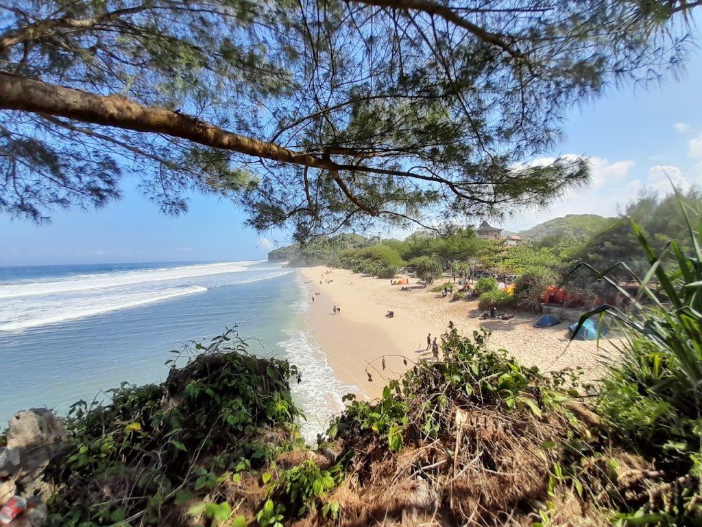 Pantai Watu Kodok Gunungkidul: Panduan Lengkap Wisata, Camping, Rute, dan Tiket Pantai Watu Kodok Gunungkidul: Panduan Lengkap Wisata, Camping, Rute, dan Tiket