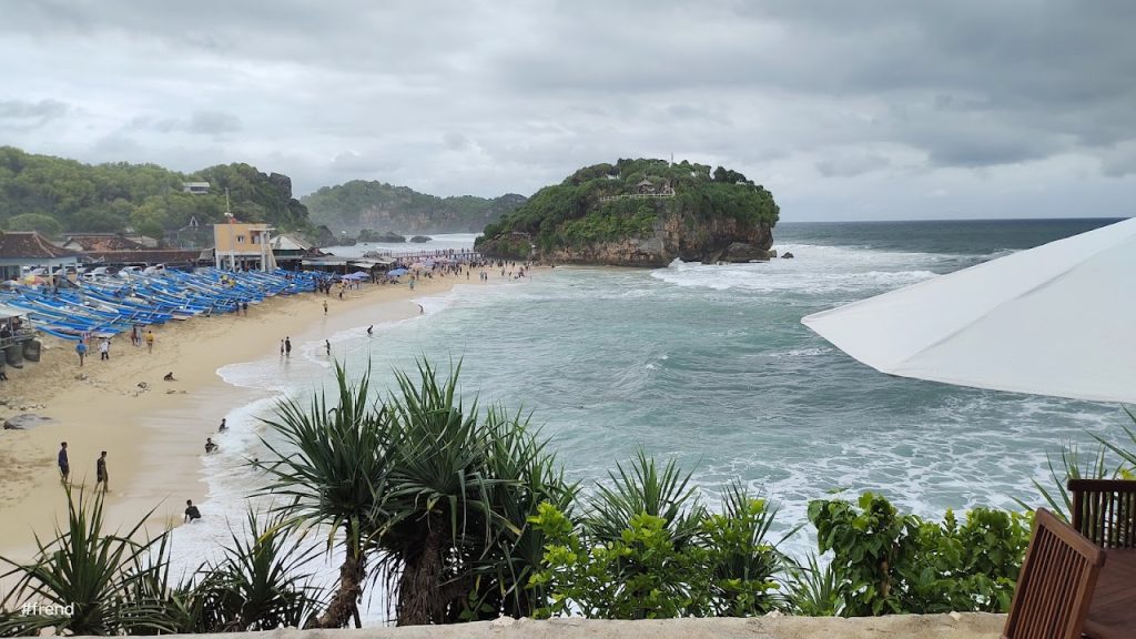 Pantai Watu Kodok Gunungkidul: Panduan Lengkap Wisata, Camping, Rute, dan Tiket Pantai Watu Kodok Gunungkidul: Panduan Lengkap Wisata, Camping, Rute, dan Tiket