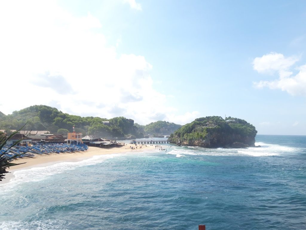 Pantai Watu Kodok Gunungkidul: Panduan Lengkap Wisata, Camping, Rute, dan Tiket Pantai Watu Kodok Gunungkidul: Panduan Lengkap Wisata, Camping, Rute, dan Tiket