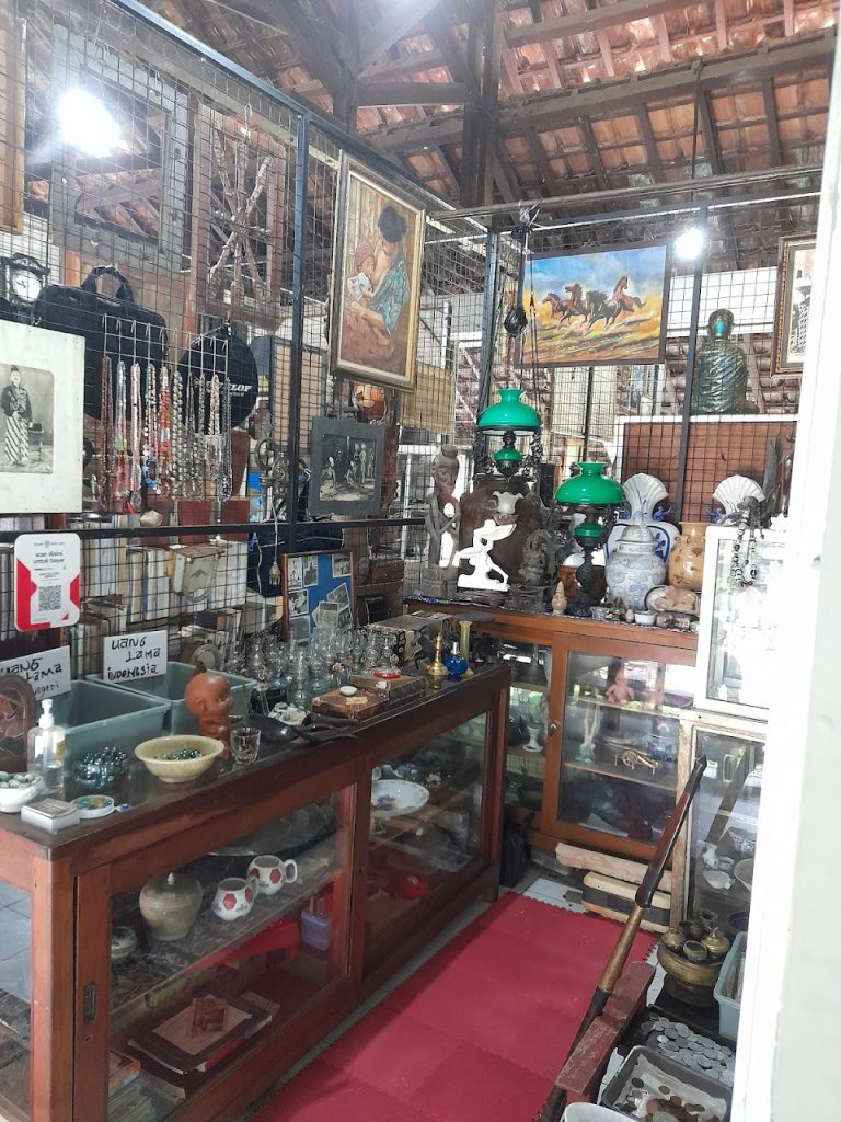 Pasar Seni Gabusan: Tempat Belanja Kerajinan dan Oleh-oleh Khas Bantul Pasar Seni Gabusan: Tempat Belanja Kerajinan dan Oleh-oleh Khas Bantul