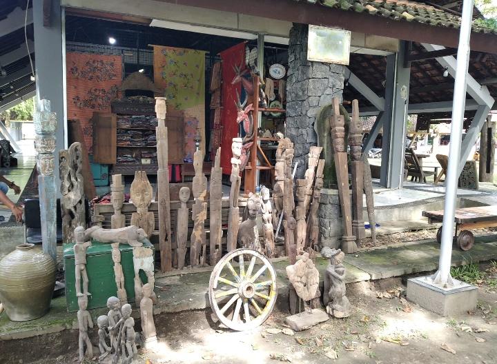 Pasar Seni Gabusan: Tempat Belanja Kerajinan dan Oleh-oleh Khas Bantul Pasar Seni Gabusan: Tempat Belanja Kerajinan dan Oleh-oleh Khas Bantul